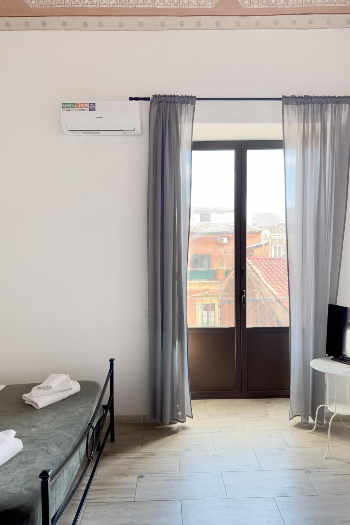 Casa L'8 Apartment คาตาเนีย ภายนอก รูปภาพ